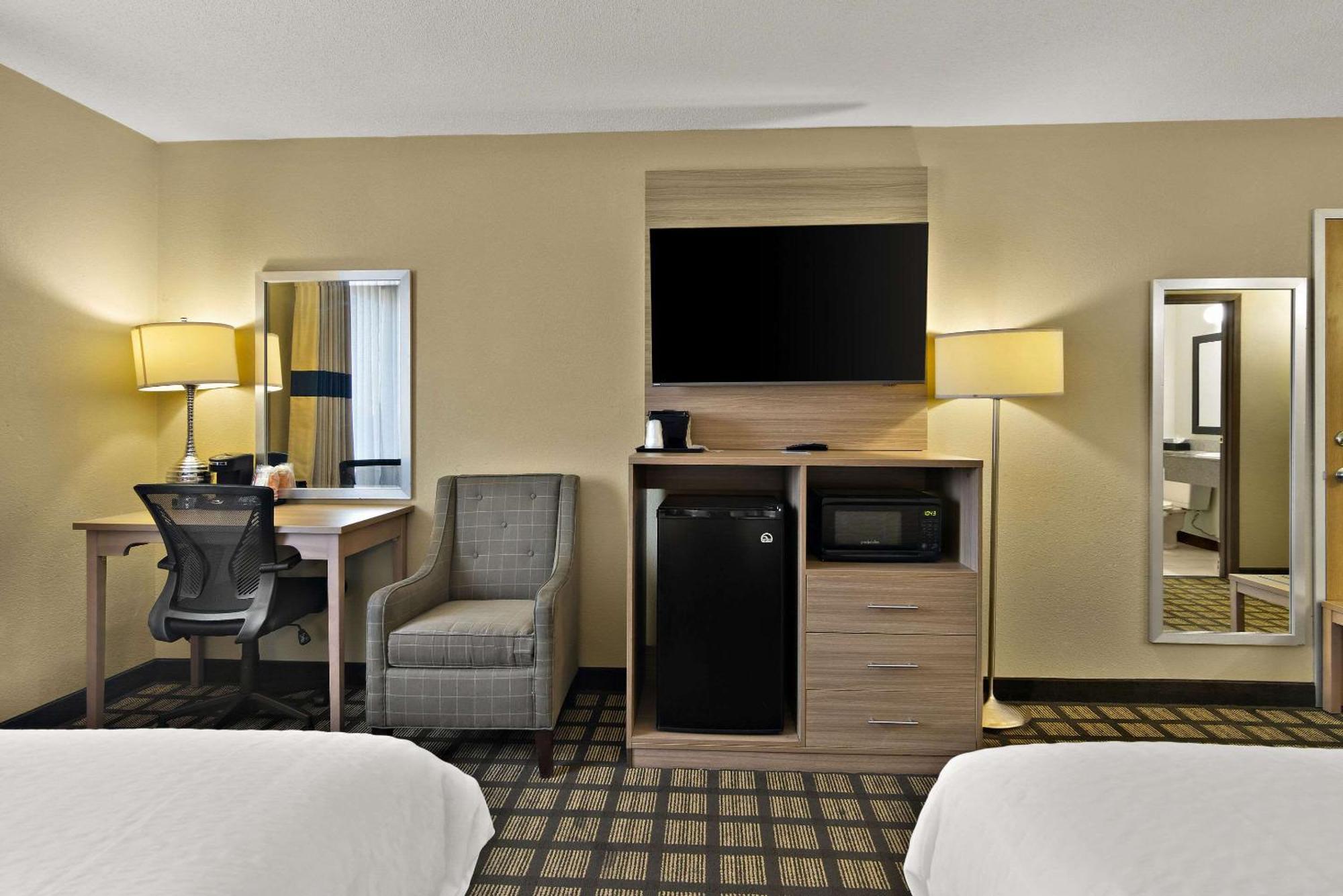 Clarion Pointe Bloomington-Normal Near I-55 And University Extérieur photo