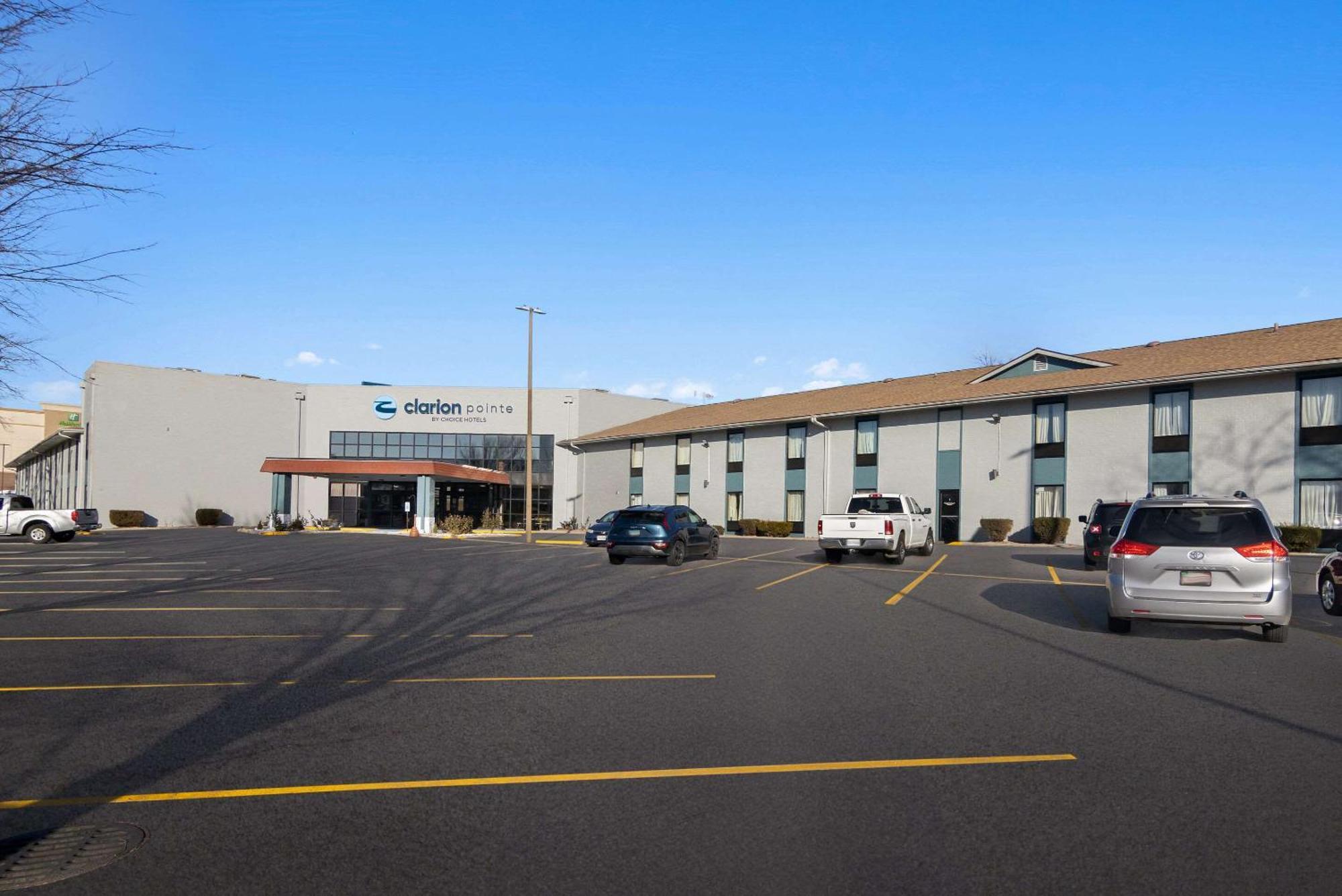 Clarion Pointe Bloomington-Normal Near I-55 And University Extérieur photo