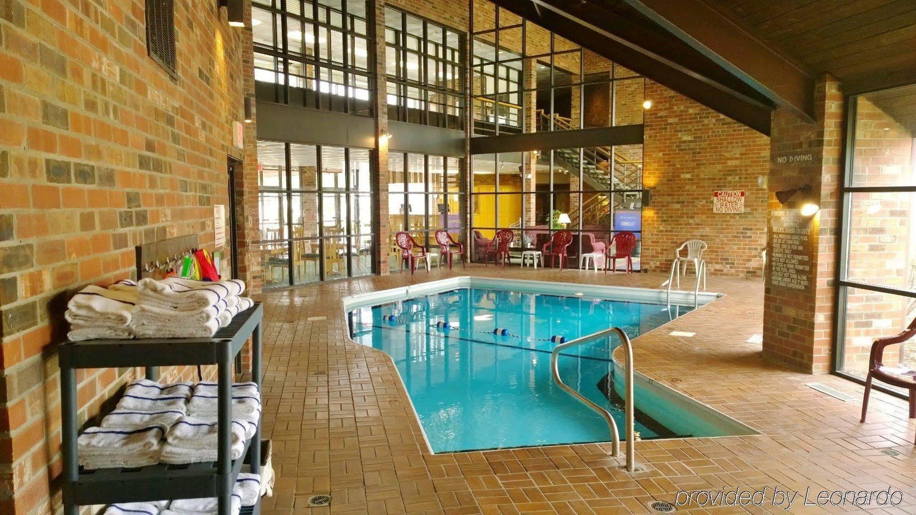 Clarion Pointe Bloomington-Normal Near I-55 And University Extérieur photo